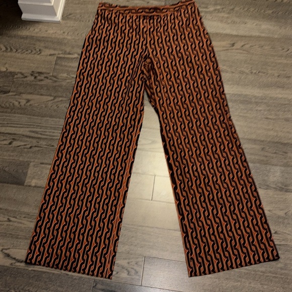 Stylish Black and Orange monogram Patterned women Pants - Picture 1 of 17
